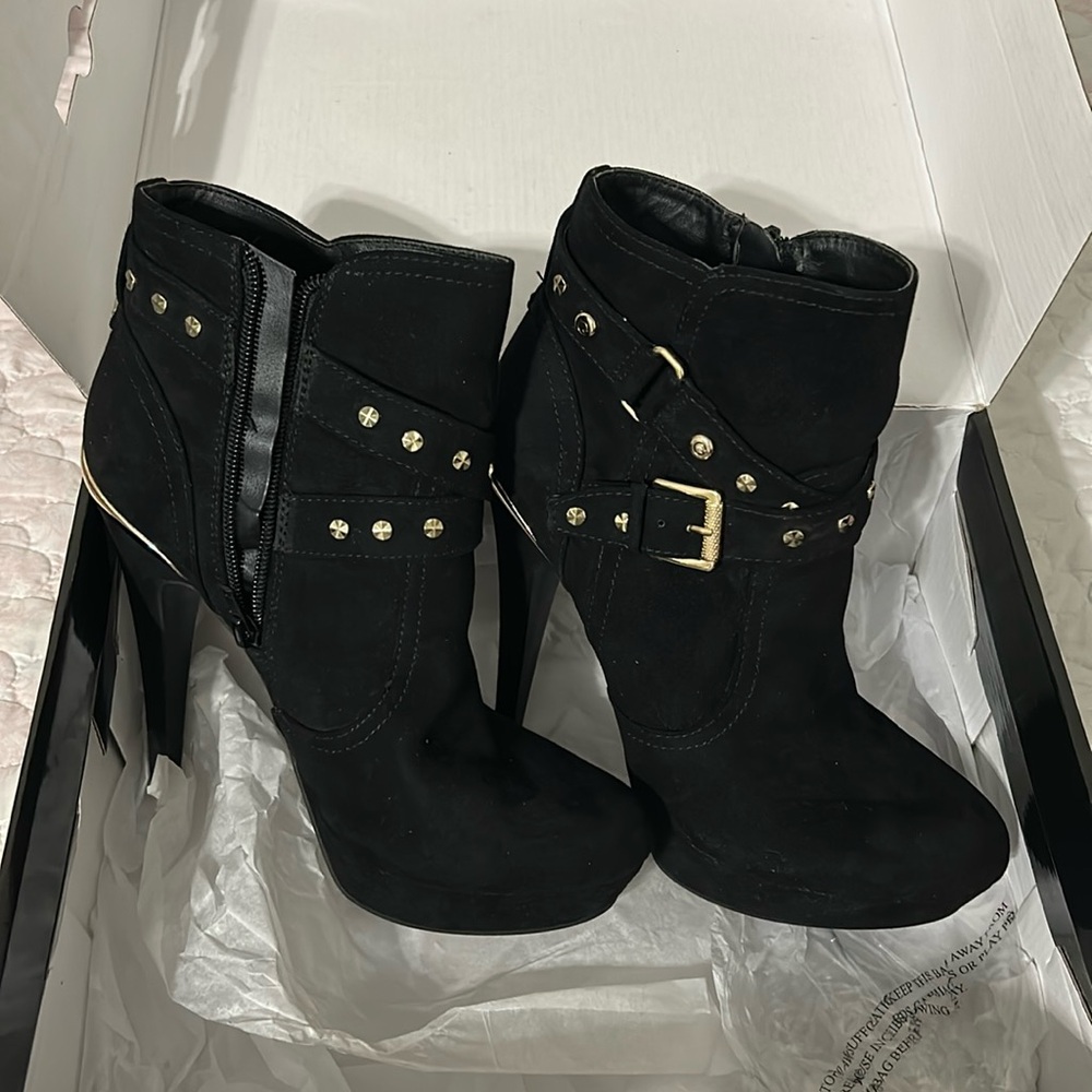 GBG Guess Deeka Black Fabric heels